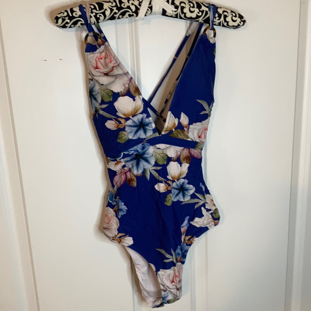 Cupshe one piece floral bathing suit